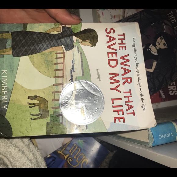 Books - Picture 4 of 6